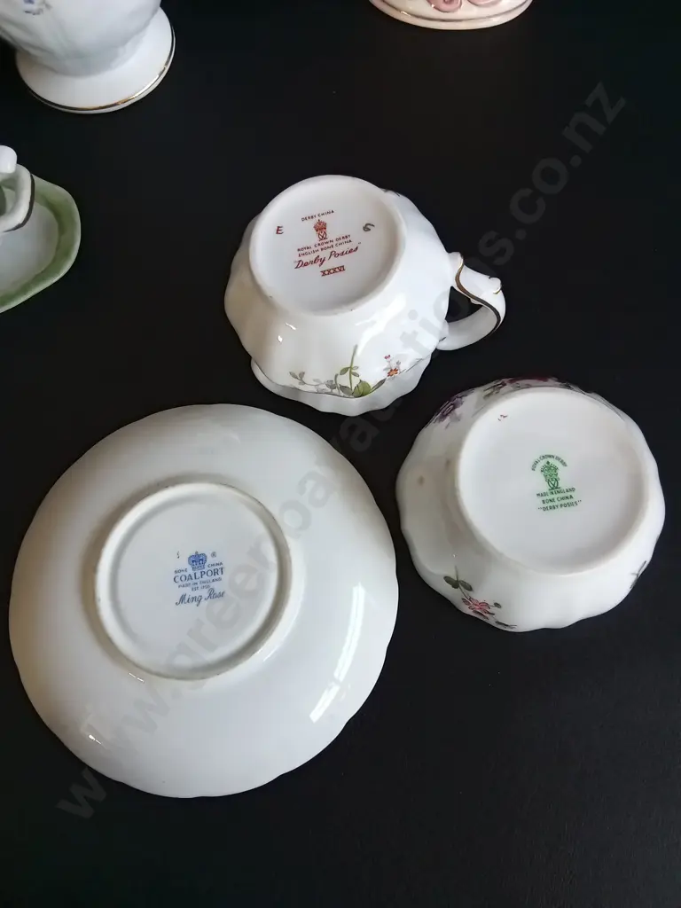 MIX OF 6 VINTAGE FINE BONE CHINA AND PORCELAIN TEAWARE/ DECORATIVE ITEMS, INCLUDING AYNSLEY, WEDGEWOOD, TALLEST H 16 CM Image 1++