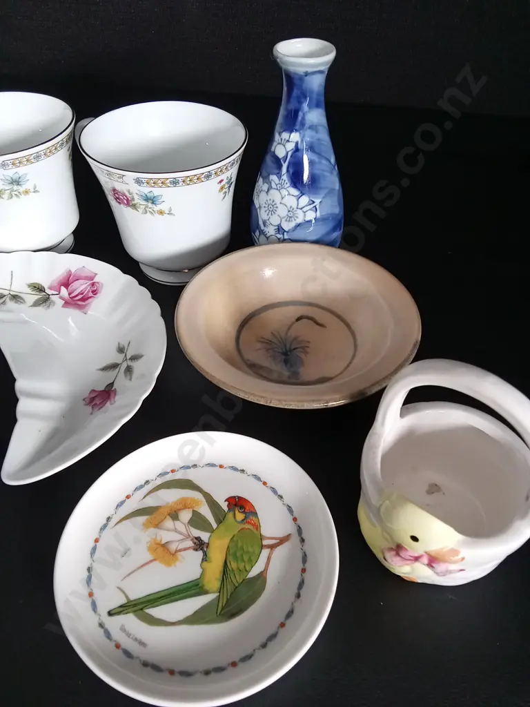 11 CERAMIC AND CHINA ITEMS TALLEST H12CM Image 1++