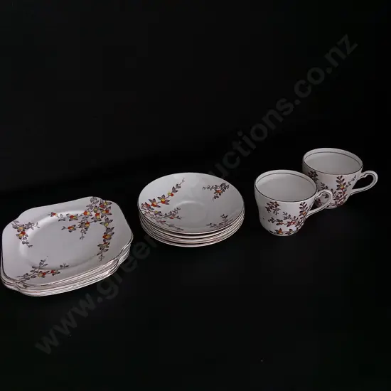 SET OF COLDOUGH CHINA TEA PLATES AND 2 TEACUPS