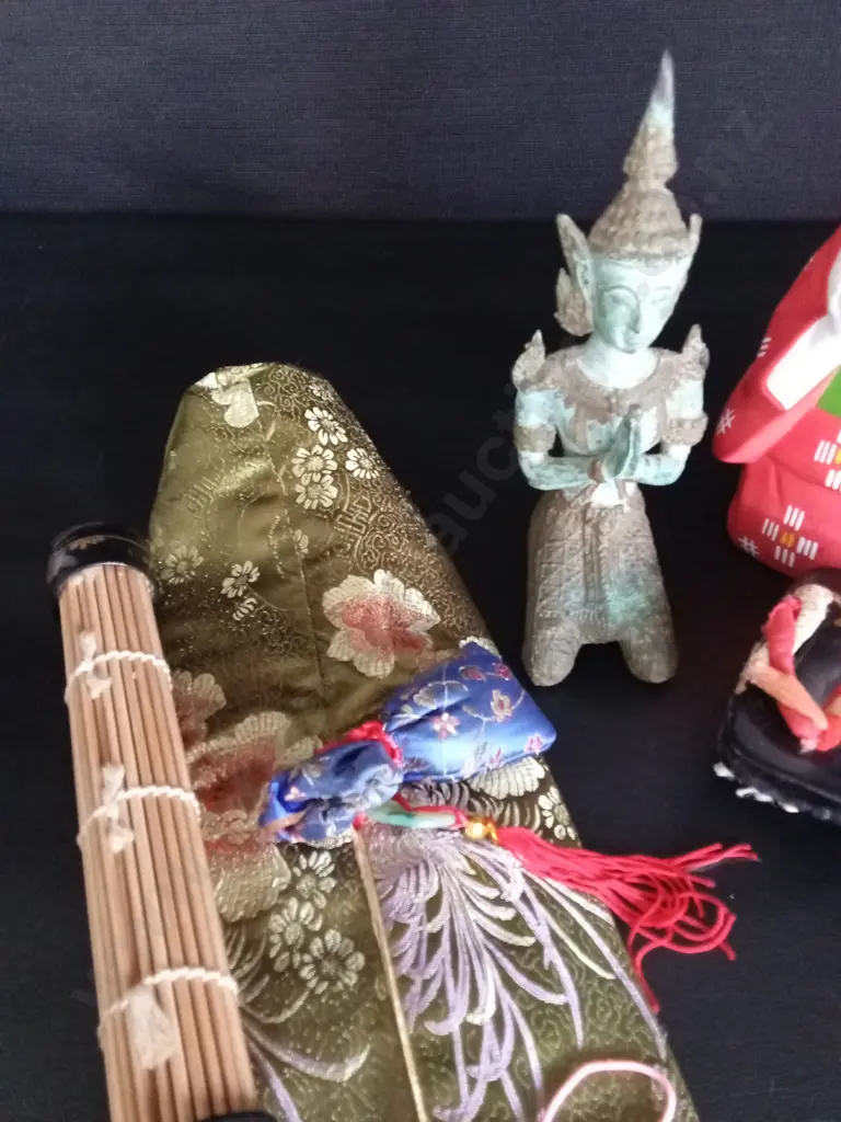 MIX OF ASIAN HOME DECOR TALLEST H19CM Image 1++