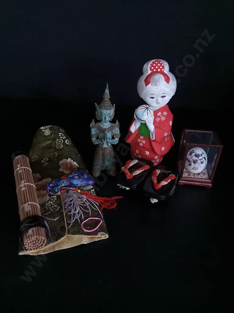 MIX OF ASIAN HOME DECOR TALLEST H19CM Image 1++
