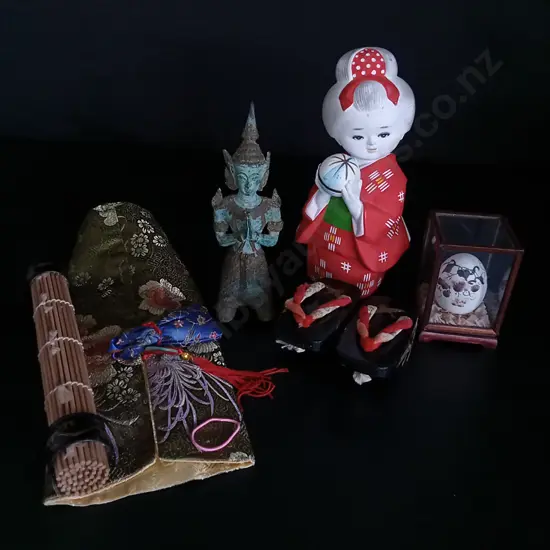 MIX OF ASIAN HOME DECOR TALLEST H19CM