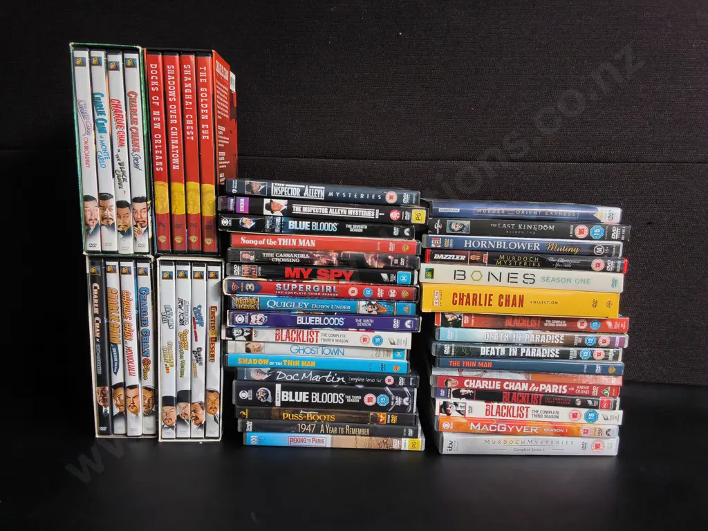 MIX OF DVDS, INCLUDING BOX SETS Image 1++