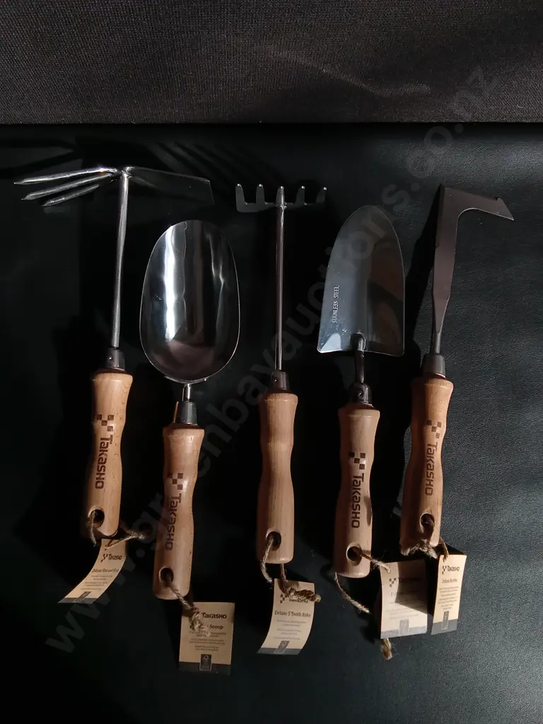 5 PIECES BRAND NEW TAKASHO GARDENING HAND TOOLS, SCYTHE, TROWEL, RAKE, SCOOP, HOE/FORK Image 1++