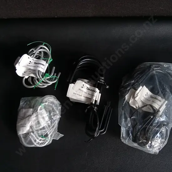 BRAND NEW TAKASHO A WIRE PLANT HOOKS, 20 8 CM HOOKS, 20 15 CM HOOKS