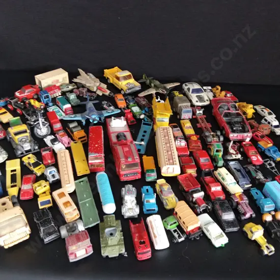 COLLECTION OF VINTAGE TOYS CARS
