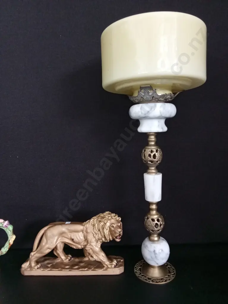 COLLECTION OF VINTAGE DECORATIVE ITEMS, INCLUDING 1937 KING GEORGE VI MUSICAL MUG Image 1++