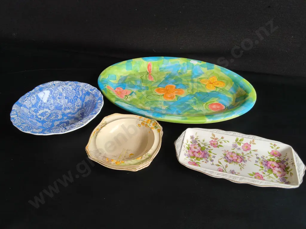 MIX OF VINTAGE SERVING DISHES, 5 PIECES, WIDEST W 49 CM Image 1++