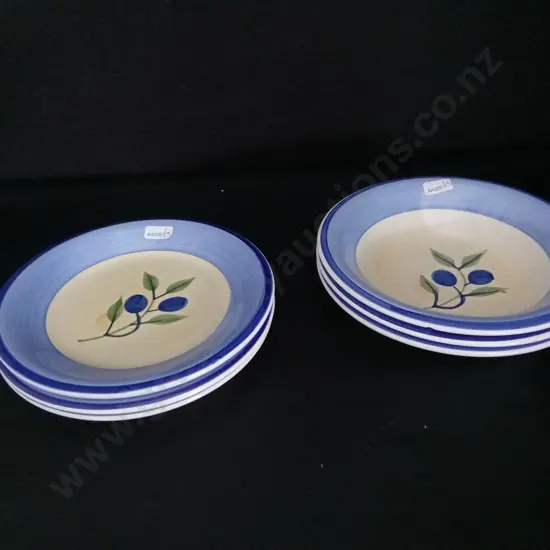 VINTAGE EARTHENWARE PLATE AND BOWL COLLECTION