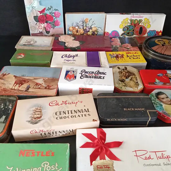 COLLECTION OF VINTAGE BOXES AND TINS