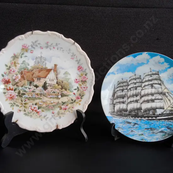PAIR OF VINTAGE DECORATIVE PLATES, INCLUDING DISPLAY STANDS, WIDEST DIA 21 CM