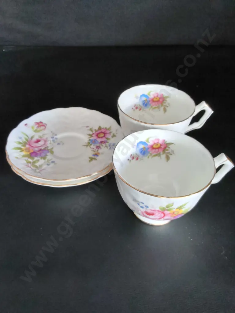2 VINTAGE AYNSLEY TEACUP AND SAUCER SETS Image 1++