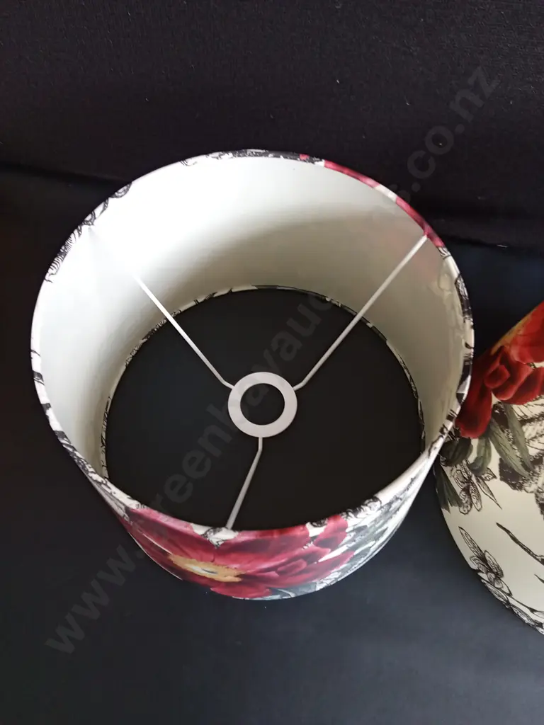 2 LAMPSHADES H22.5CM Image 1++