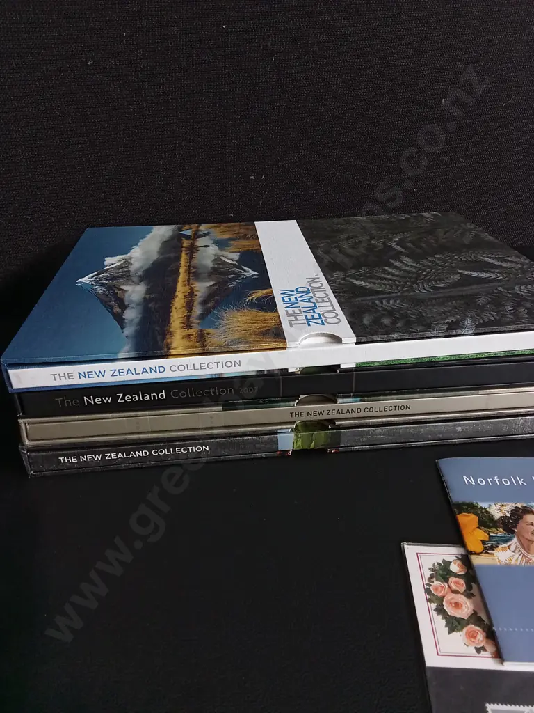 NZ POST STAMP YEAR BOOKS, NORFOLK ISLAND STAMPS, AND QUEEN MOTHER STAMPS, 6 PIECES Image 1++