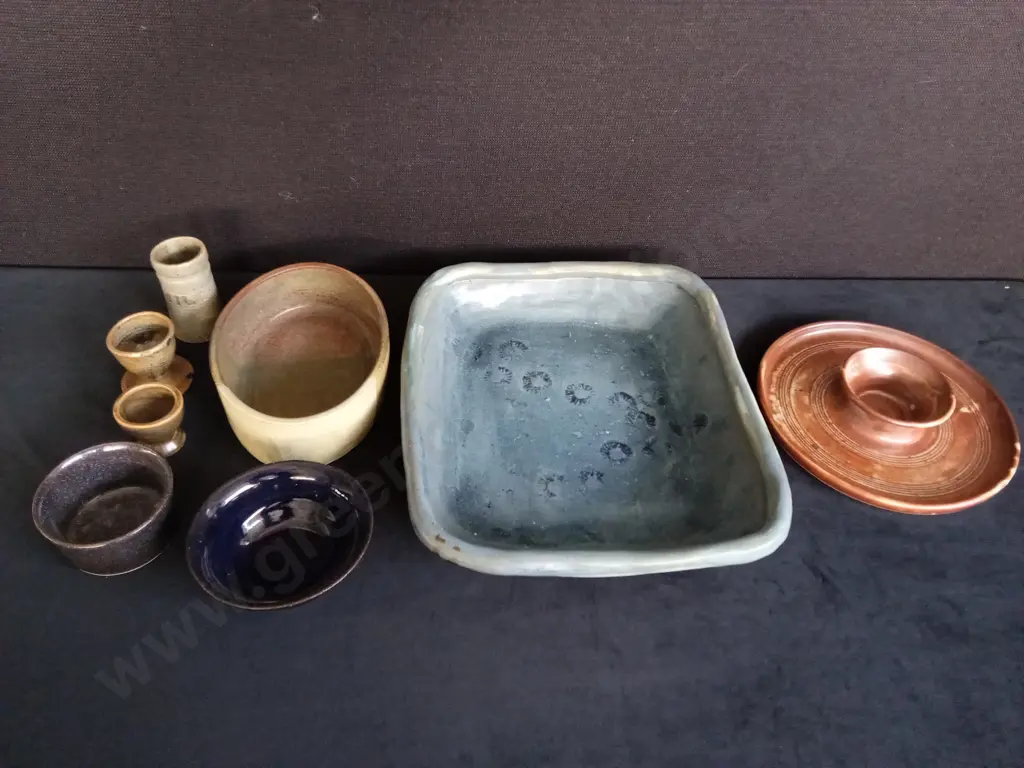 MIX OF POTTERY, WIDEST W 36 CM Image 1++