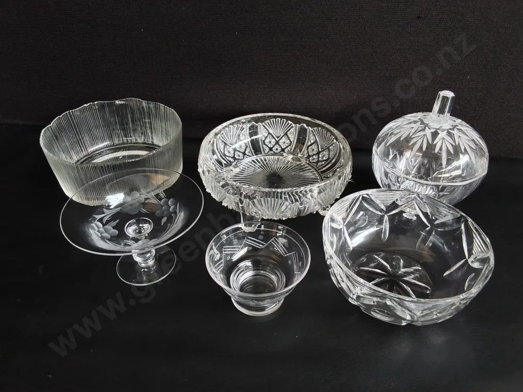 MIX OF CUT GLASS ITEMS, 6 PIECES, WIDEST DIA 21 CM Image 1++