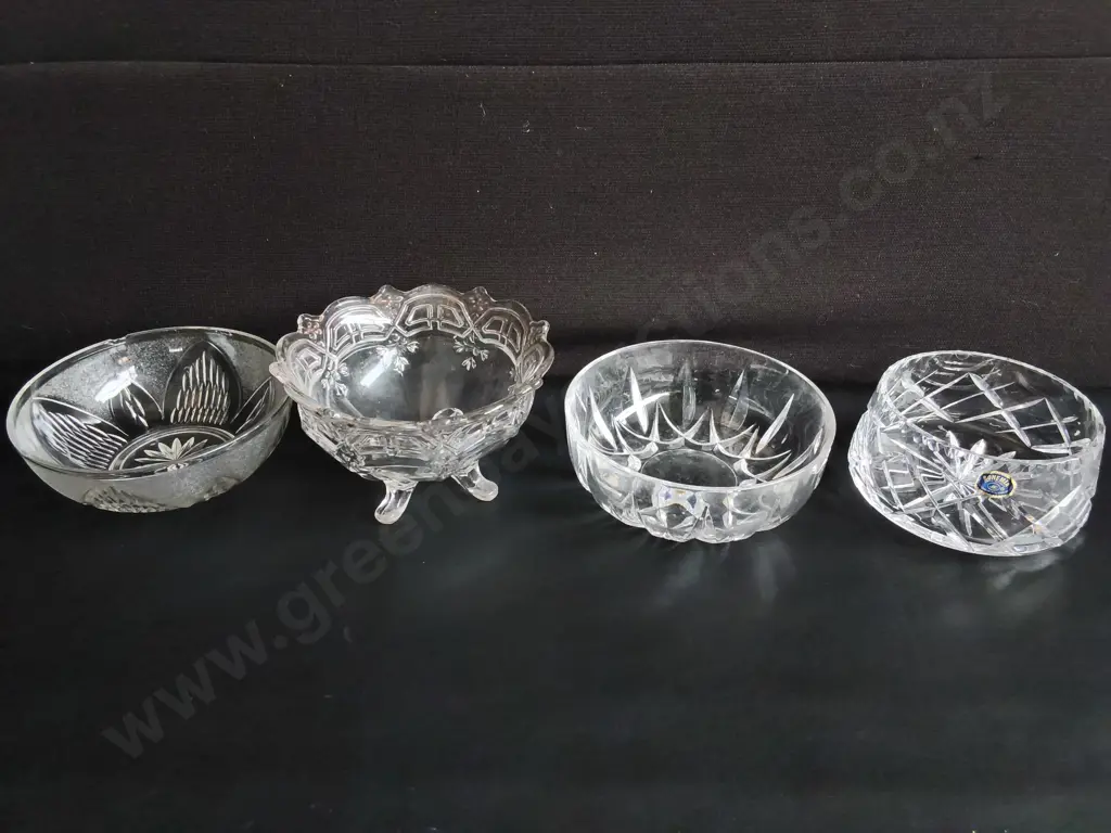 4 VINTAGE CUT GLASS BOWLS, INCLUDING BOHEMIA CRYSTAL BOWL, WIDEST W 21 CM Image 1++