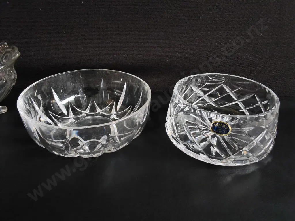 4 VINTAGE CUT GLASS BOWLS, INCLUDING BOHEMIA CRYSTAL BOWL, WIDEST W 21 CM Image 1++