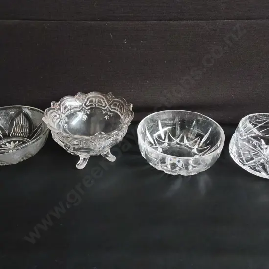 4 VINTAGE CUT GLASS BOWLS, INCLUDING BOHEMIA CRYSTAL BOWL, WIDEST W 21 CM