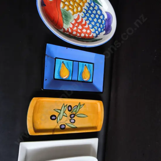 MIX OF SERVING PLATTERS, WIDEST W 40 CM