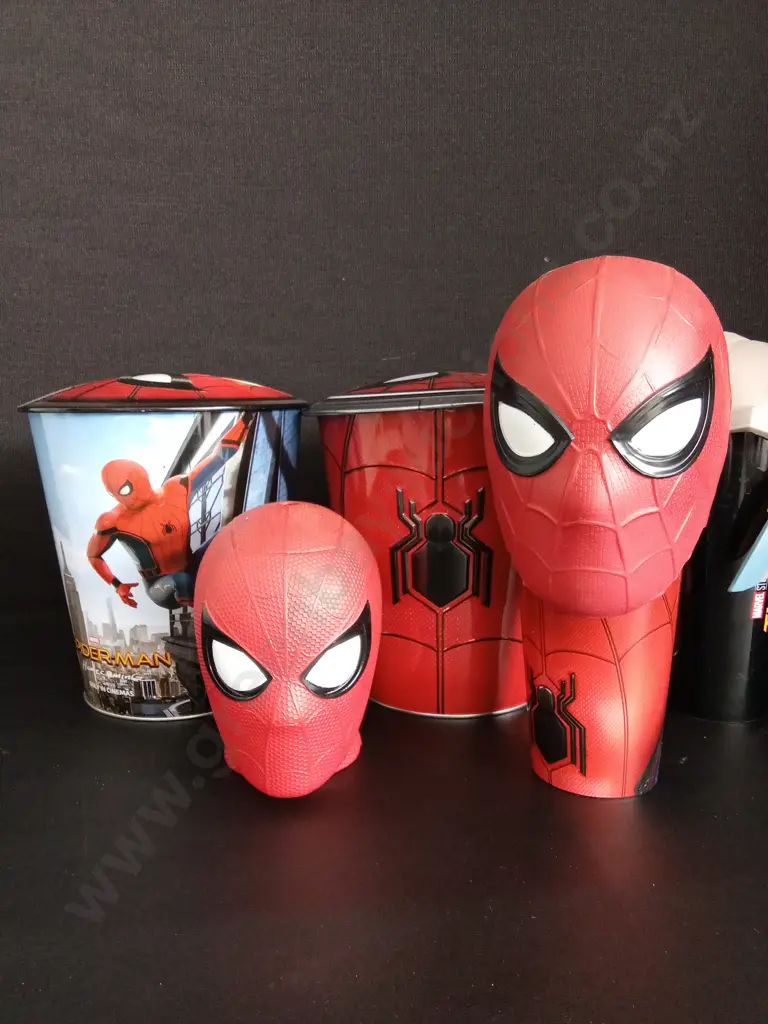 ASSORTED MARVEL MOVIE MEMORABILIA Image 1++