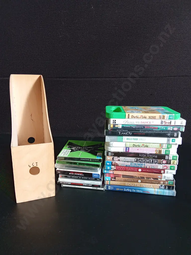 CDS, DVDS AND A MAGAZINE FILE Image 1++