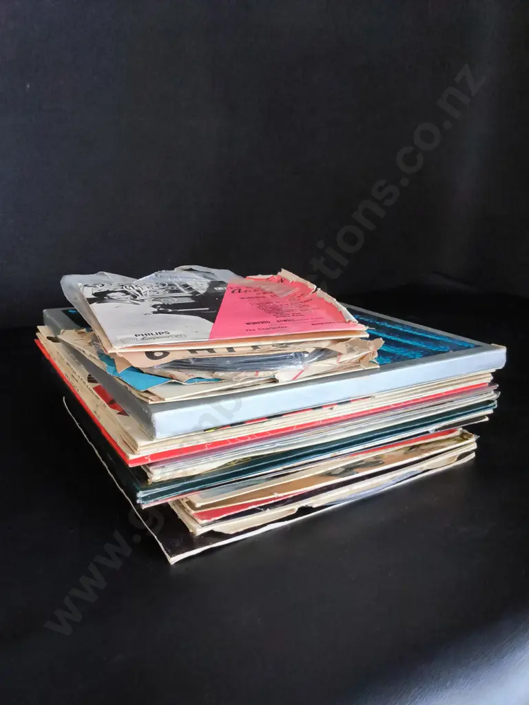 COLLECTION OF VINYL RECORDS Image 1++