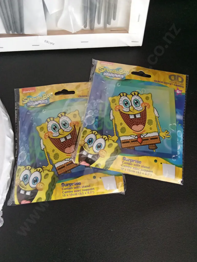 CANVASES PAINTBRUSHES AND SPONGEBOB GEM ART Image 1++