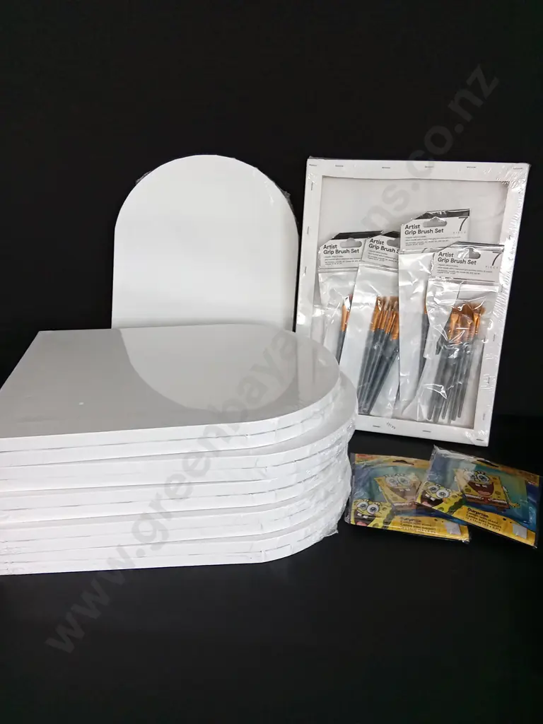 CANVASES PAINTBRUSHES AND SPONGEBOB GEM ART Image 1++