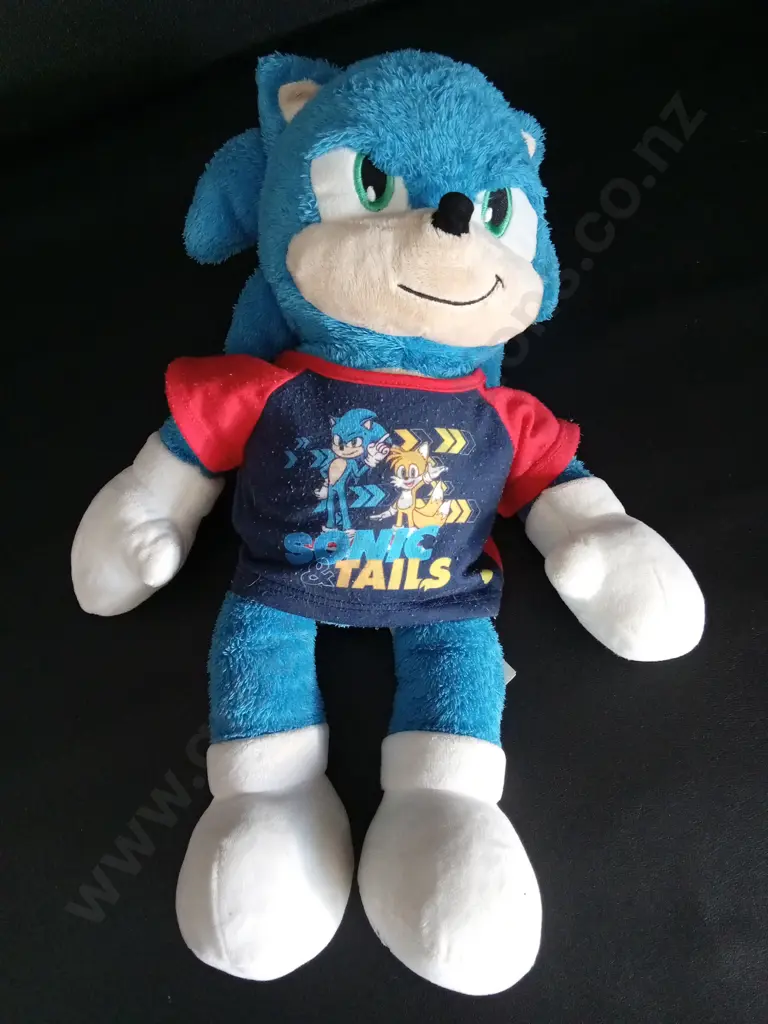 VINTAGE PINOCCHIO TELL-TOME CLOCK AND SONIC BUILD-A-BEAR Image 1++