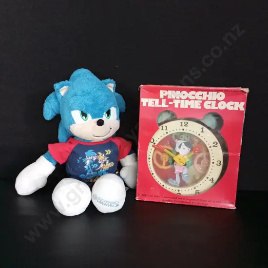 VINTAGE PINOCCHIO TELL-TOME CLOCK AND SONIC BUILD-A-BEAR