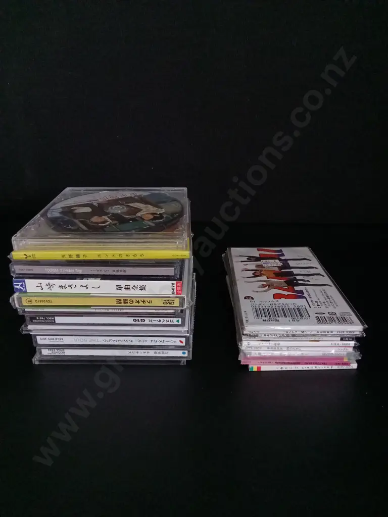 COLLECTION OF JAPANESE CDS AND MINI DISCS Image 1++