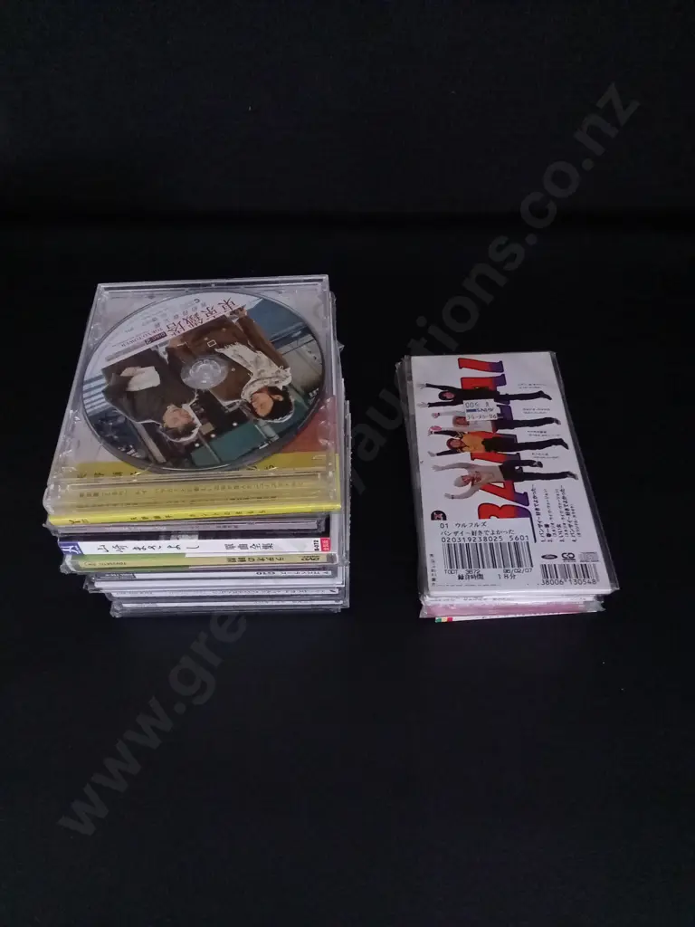 COLLECTION OF JAPANESE CDS AND MINI DISCS Image 1++