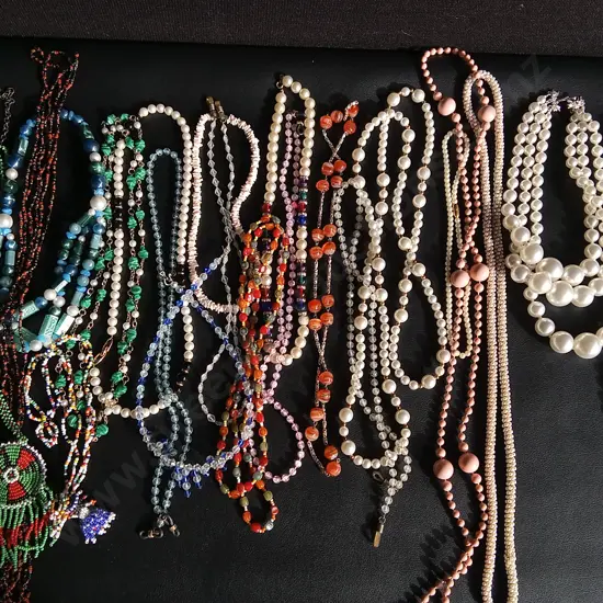 MIX OF BEADED NECKLACES