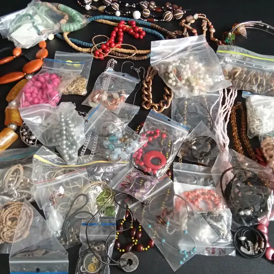 BAG OF COSTUME JEWELLERY
