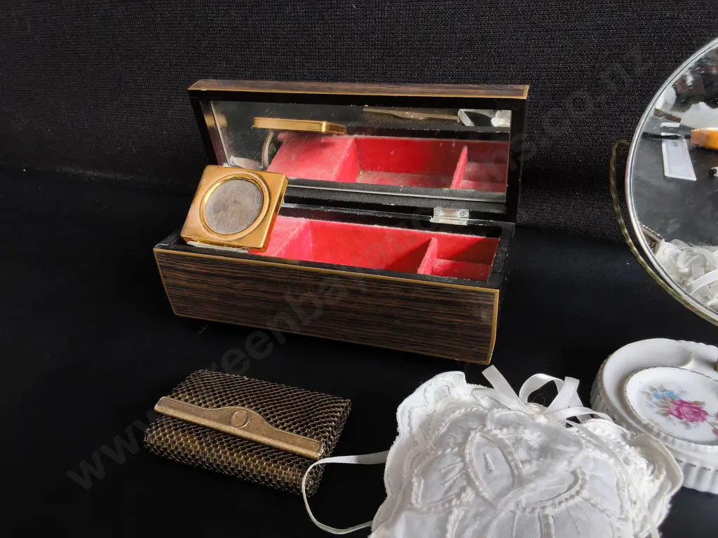 VINTAGE VANITY ITEMS, MIRROR, JEWELERY BOX, ETC. WIDEST W 22 CM Image 1++
