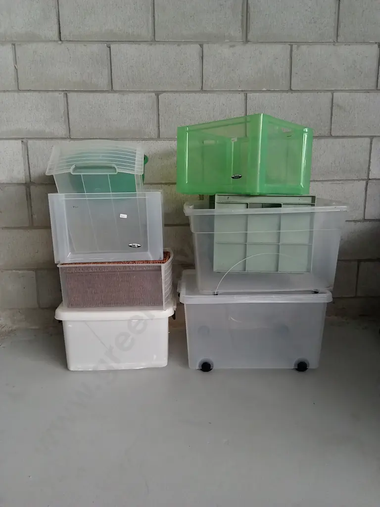 VARIOUS STORAGE BOXES AND CONTAINERS, LARGEST BOX 60CM WIDE Image 1++