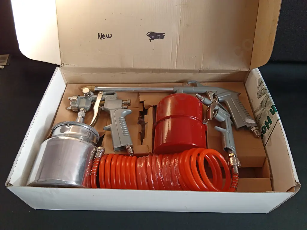 AIR TOOL COMPRESSOR ACCESSORY KIT Image 1++