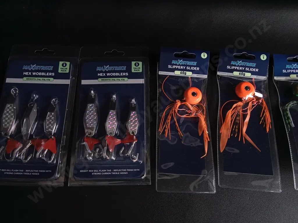 6 BRAND NEW FISHING ITEMS Image 1++
