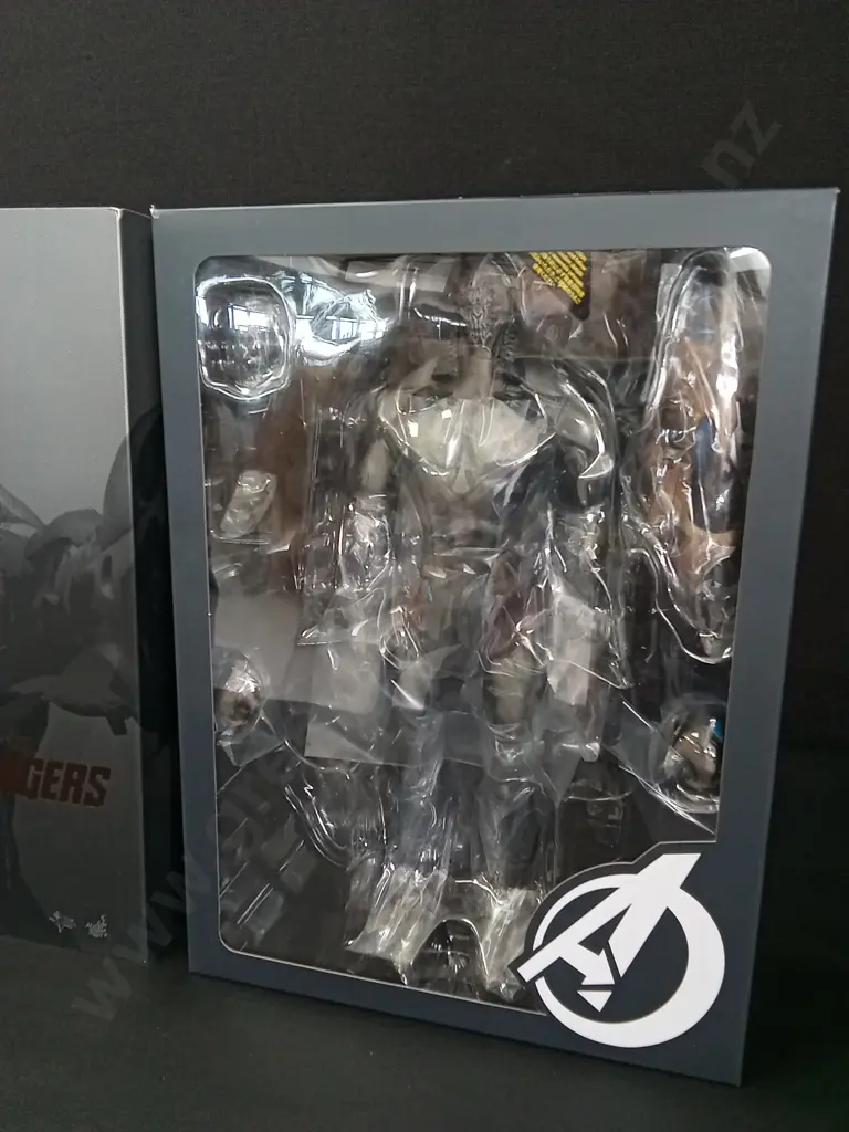 UNOPENED HOT TOYS MMS226 THE AVENGERS 1/6 SCALE CHITAURI FOOTSOLDIER FIGURE Image 1++