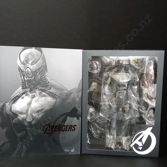 UNOPENED HOT TOYS MMS226 THE AVENGERS 1/6 SCALE CHITAURI FOOTSOLDIER FIGURE
