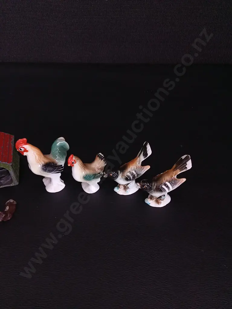 COLLECTION OF VINTAGE MINIATURE FIGURES TALLEST H5CM Image 1++