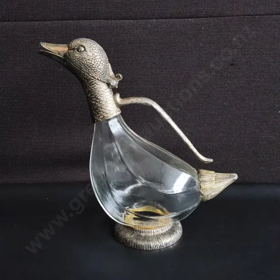 VINTAGE DUCK WINE DECANTER, GLASS AND SILVER TONED ACCENTS, H 26 CM