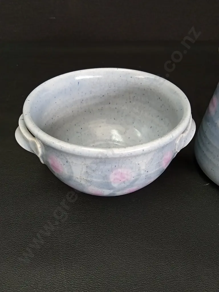 2 PIECES JANET EVANS POTTERY TALLEST H16CM Image 1++