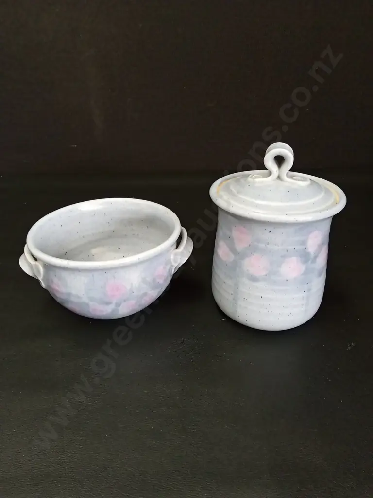 2 PIECES JANET EVANS POTTERY TALLEST H16CM Image 1++