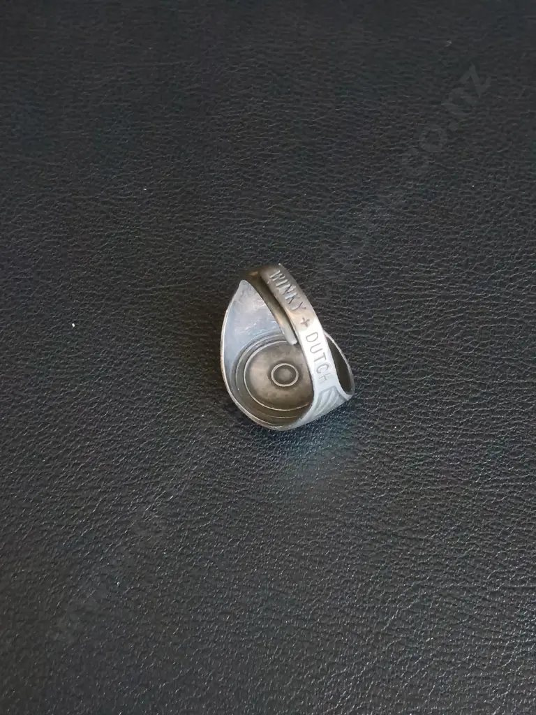 VINTAGE WINKY AND DUTCH ADJUSTABLE RING WITH RETRO PIN UP GIRL GRAPHIC Image 1++