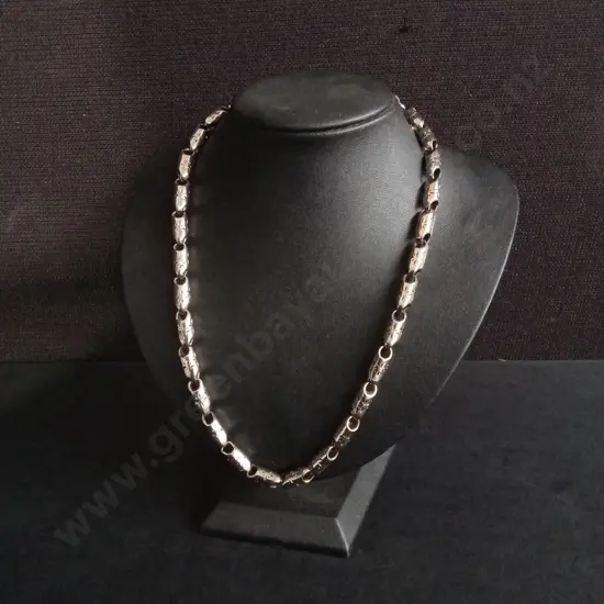 SILVER TONED CHAIN NECKLACE