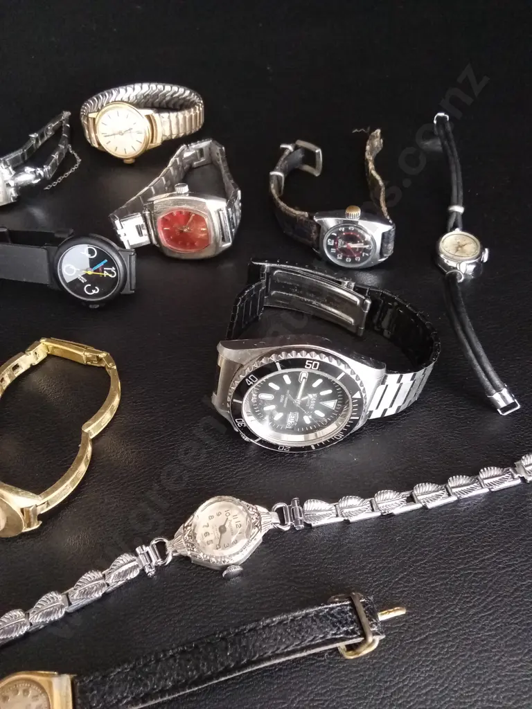 BAG OF WATCHES Image 1++