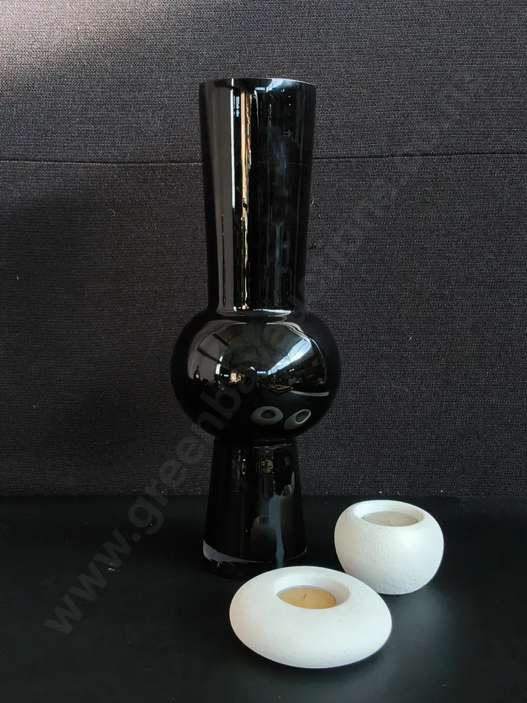 3 PIECES HOME DECOR, PAIR OF STONE TEA LIGHT HOLDERS, AND SCULPTURAL BLACK VASE H 36 CM Image 1++