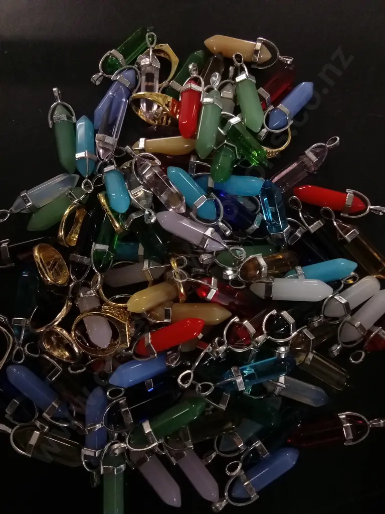 MIX OF PENDANTS AND RINGS Image 1++